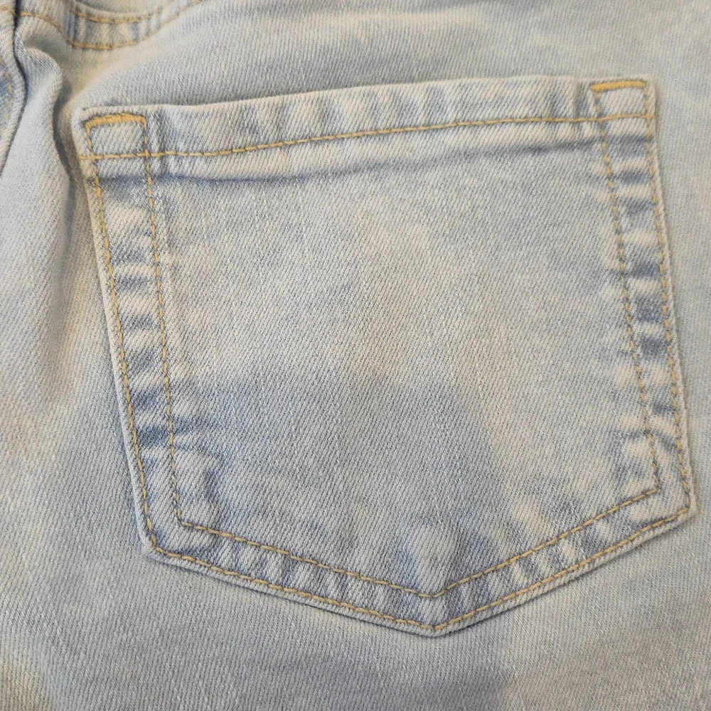 SO Shorts - Picture 6 of 7